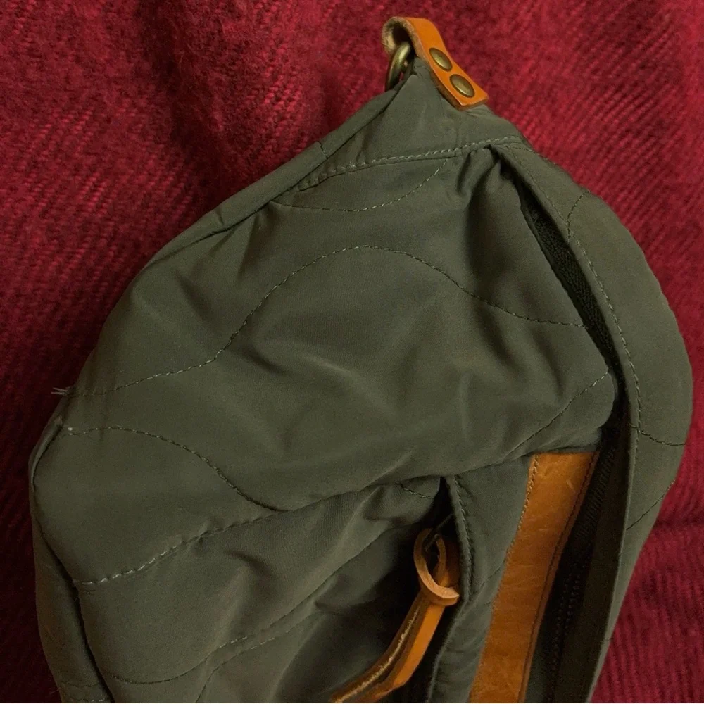 Parker Thatch Quilted Cross Your Heart Sling Bag Olive Nylon Rare - Picture 12 of 16